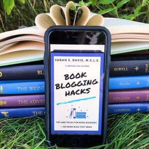 Minnie Reviews on 2 Nonfiction Books for Book Bloggers and Cat Lovers